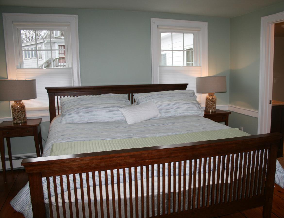 Shea'S Riverside Inn & Motel Essex Экстерьер фото