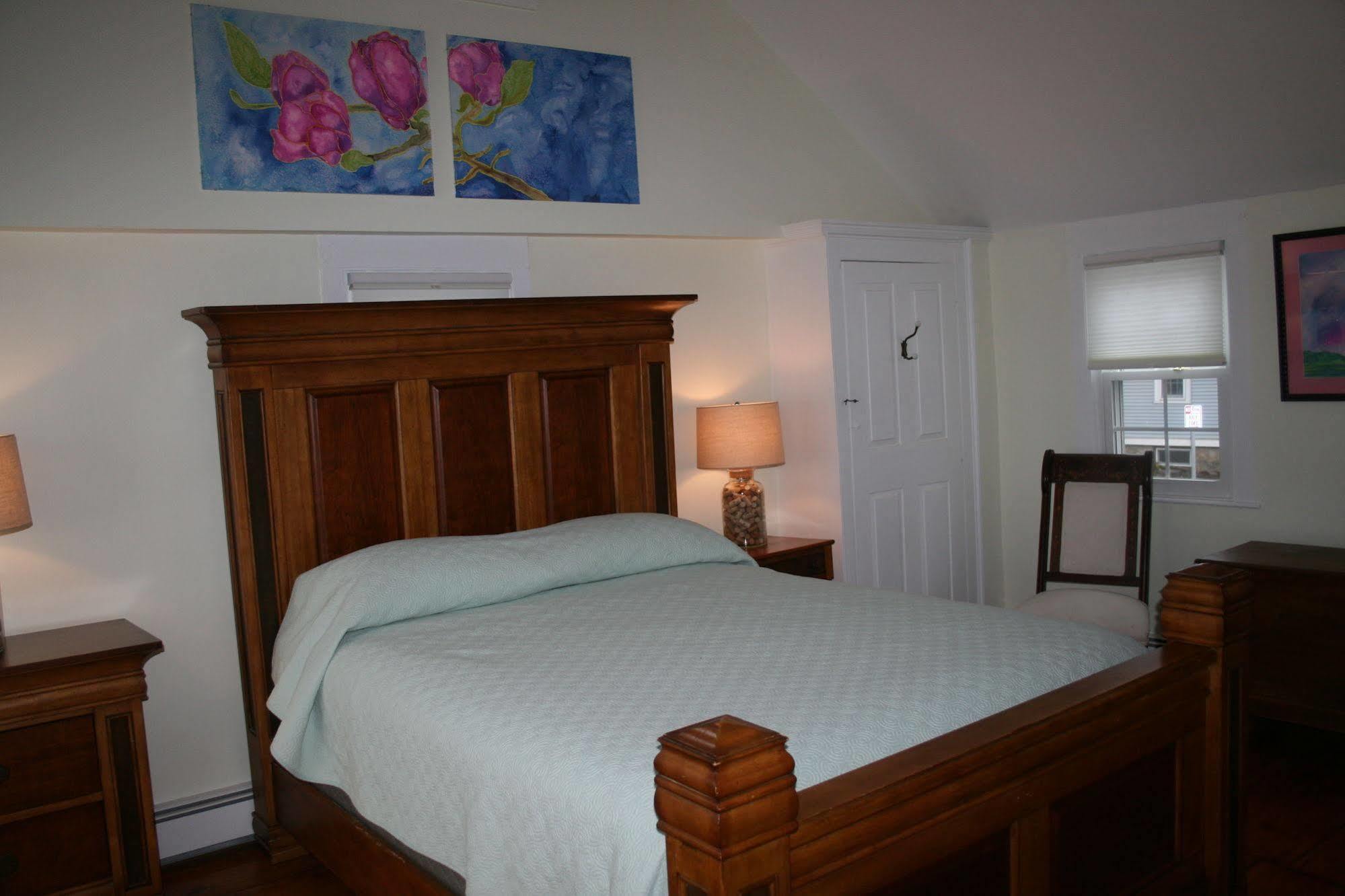 Shea'S Riverside Inn & Motel Essex Экстерьер фото